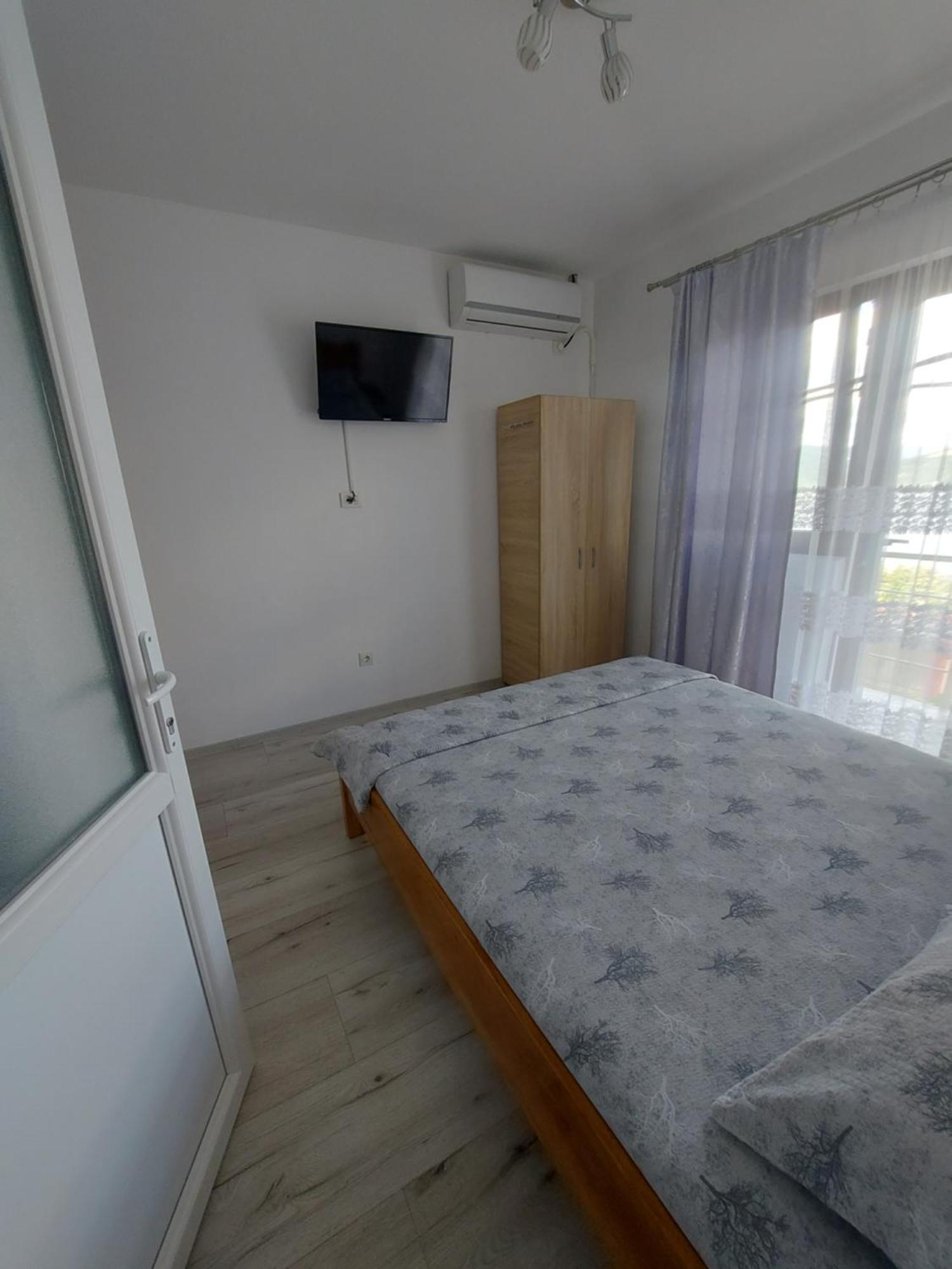 Casa Dalys Hotel Orsova Ngoại thất bức ảnh