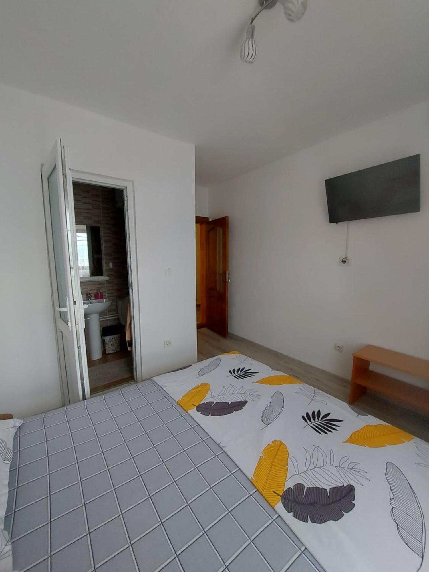 Casa Dalys Hotel Orsova Ngoại thất bức ảnh