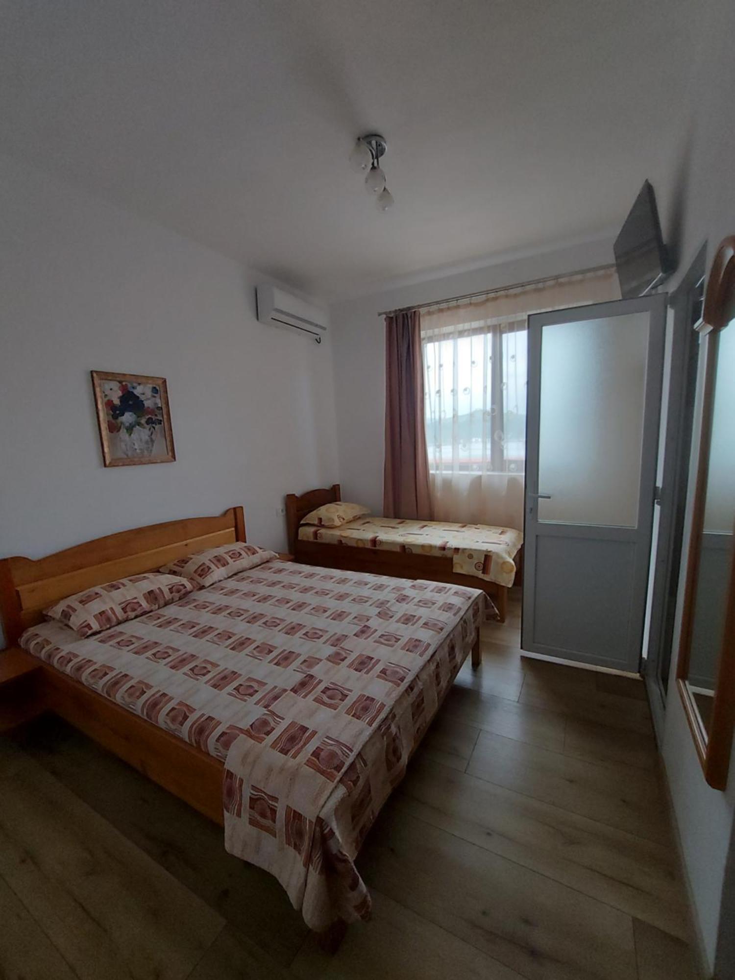 Casa Dalys Hotel Orsova Ngoại thất bức ảnh