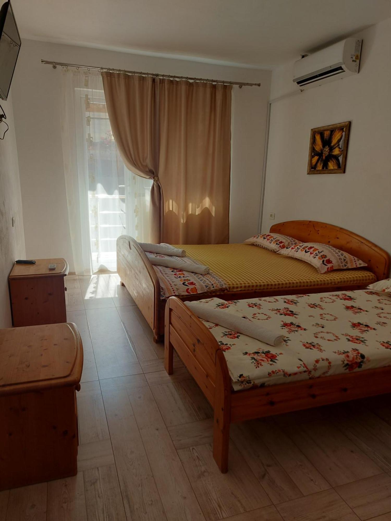 Casa Dalys Hotel Orsova Phòng bức ảnh